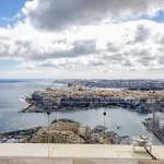 18th Floor 1br Unit In Mercury Tower By Sf Homes San Ġiljan