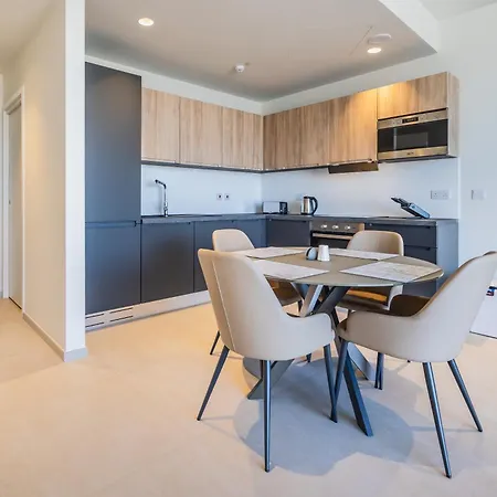 公寓 18th Floor Luxury With Common Pool In The Prestigious Mercury Towers By Renowned Zaha Hadid Architects *