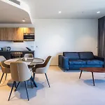 18th Floor 1br Unit In Mercury Tower By Sf Homes Apartamento